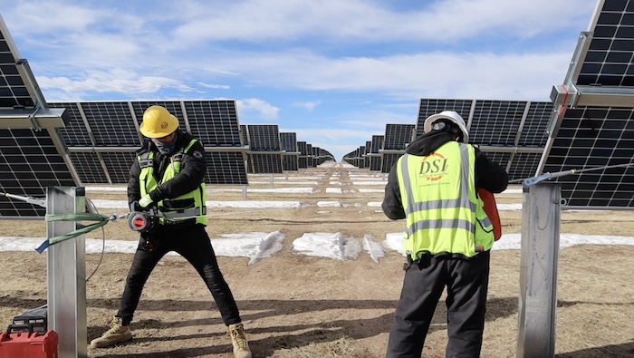 2 yellow vests